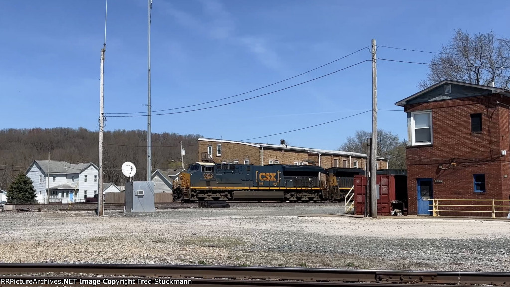 CSX 3352 is my final I137 for a while.
